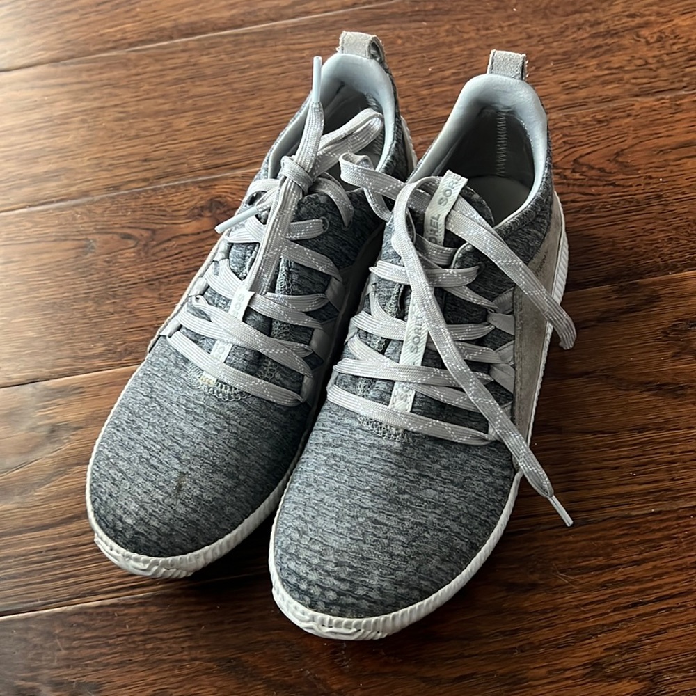 Sorel waterproof womens 8.5 Grey, good condition
